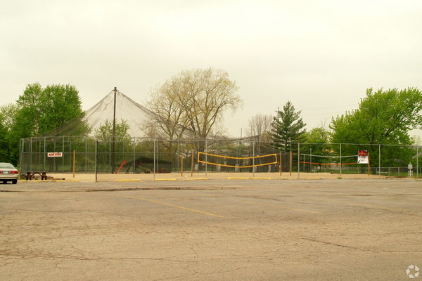 Southmoor Golf Club Bar & Grill - Real Estate Listing Photo